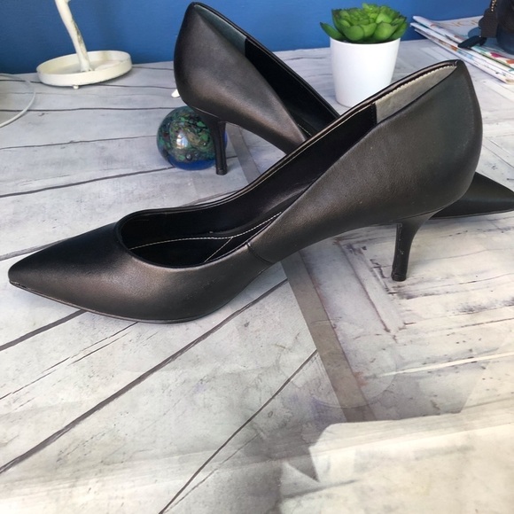 Charles by Charles David Black Heels - Picture 2 of 8